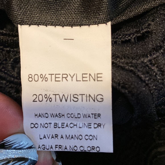 ❌DONATED❌Black Cold Shoulder High Neck Crochet Appliqué Lined Shorts Romper - Picture 13 of 15